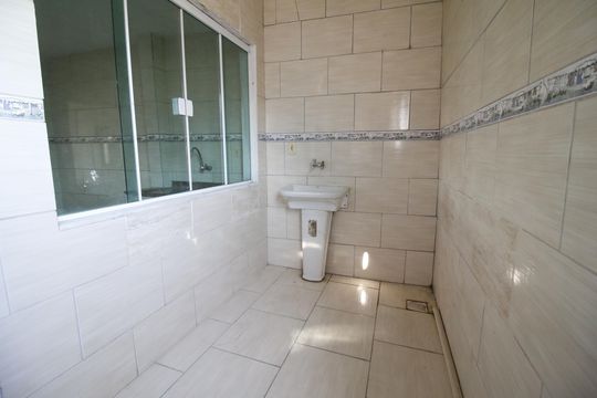 Área de Serviço de casa para alugar com 2 quartos, 86m² em Curicica, Rio de Janeiro