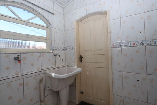 Lavanderia de casa para alugar com 1 quarto, 40m² em Jardim Porteira Grande, São Paulo