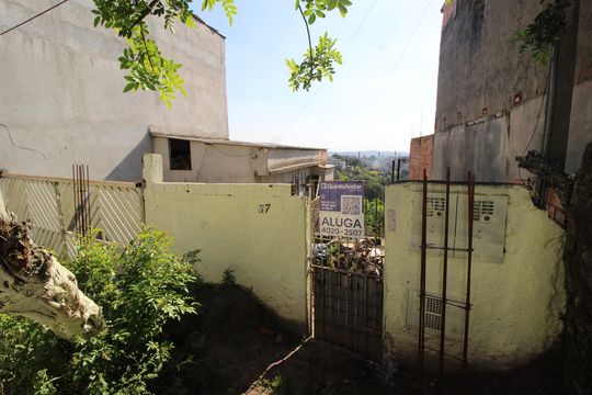 Fachada de casa para alugar com 2 quartos, 40m² em Conjunto Habitacional Sitio Conceicao, São Paulo