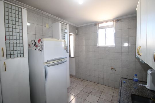 Cozinha de apartamento à venda com 2 quartos, 56m² em Conjunto Residencial José Bonifácio, São Paulo