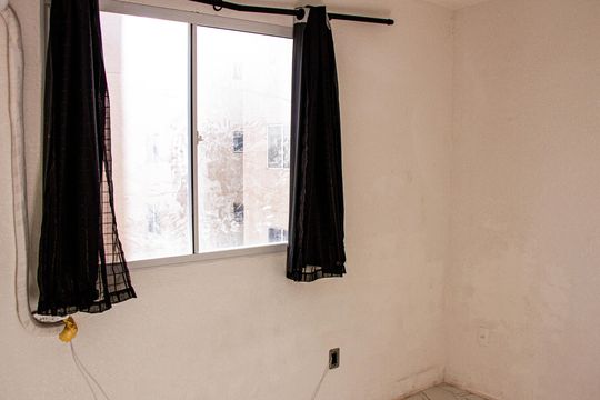 Quarto de apartamento para alugar com 2 quartos, 50m² em Guaratiba, Rio de Janeiro