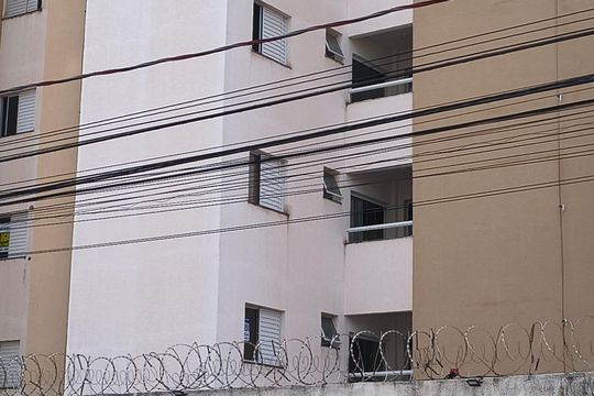 Plaquinha de apartamento para alugar com 2 quartos, 52m² em Osvaldo Rezende, Uberlândia