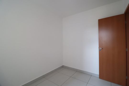Quarto 1 de apartamento para alugar com 2 quartos, 52m² em Osvaldo Rezende, Uberlândia
