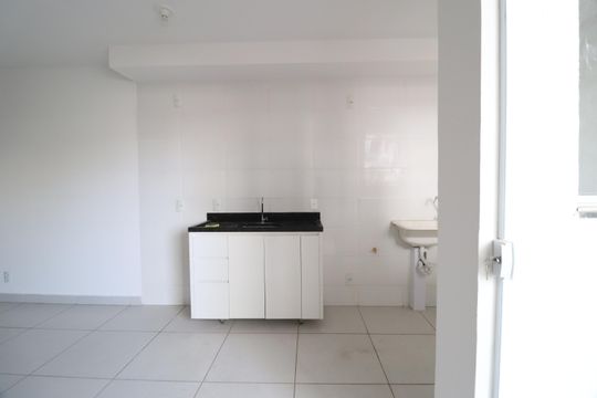 Cozinha de apartamento para alugar com 2 quartos, 52m² em Osvaldo Rezende, Uberlândia