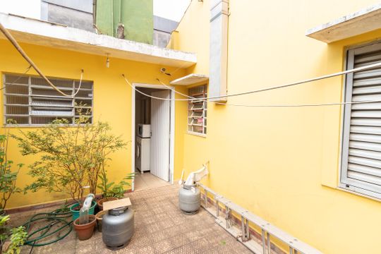 Quintal de casa à venda com 3 quartos, 253m² em Jardim Planalto, São Paulo