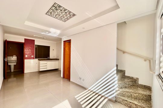 Sala de casa para alugar com 2 quartos, 51m² em Chácara Mafalda, São Paulo
