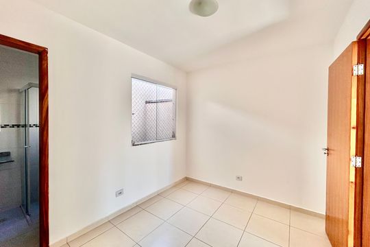 Quarto 2 de casa para alugar com 2 quartos, 51m² em Chácara Mafalda, São Paulo