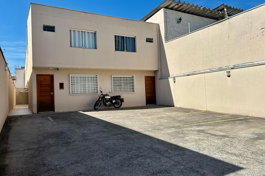 Garagem de casa para alugar com 2 quartos, 51m² em Chácara Mafalda, São Paulo
