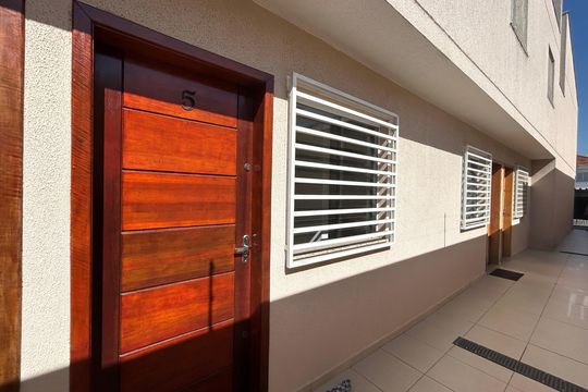 Fachada da casa de casa para alugar com 2 quartos, 51m² em Chácara Mafalda, São Paulo