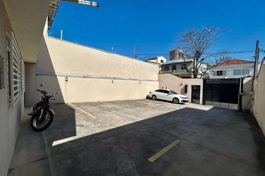 Garagem de casa para alugar com 2 quartos, 51m² em Chácara Mafalda, São Paulo