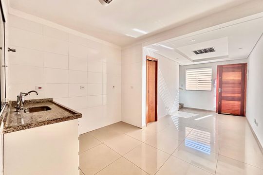 Cozinha de casa para alugar com 2 quartos, 51m² em Chácara Mafalda, São Paulo