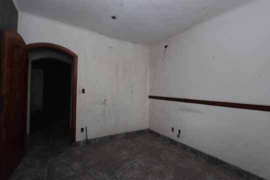 Quarto 2 de casa à venda com 4 quartos, 360m² em Vila Canero, São Paulo