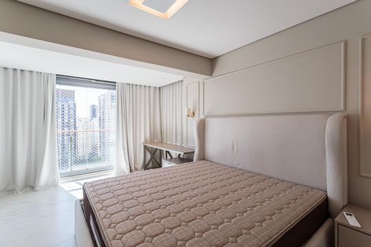 Quarto Suíte de apartamento para alugar com 2 quartos, 150m² em Vila Nova Conceição, São Paulo