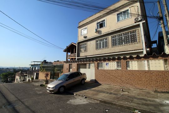 Fachada do Prédio de apartamento para alugar com 2 quartos, 60m² em Brás de Pina, Rio de Janeiro
