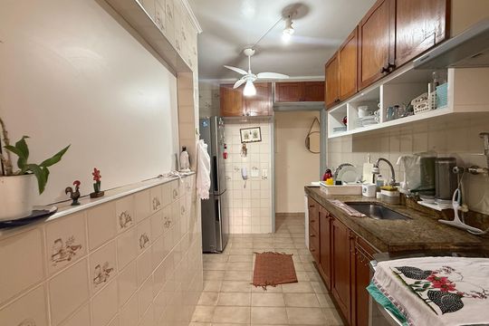 Cozinha de apartamento para alugar com 3 quartos, 80m² em Jardim Belmar, Guarujá