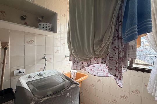 Área de Serviço de apartamento para alugar com 3 quartos, 80m² em Jardim Belmar, Guarujá