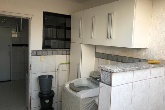 Área de serviço de apartamento para alugar com 2 quartos, 63m² em Centro, Nilópolis