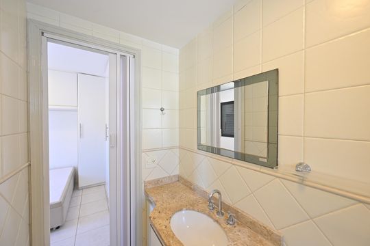 Banheiro da Suíte de apartamento para alugar com 2 quartos, 65m² em Chácara Inglesa, São Paulo