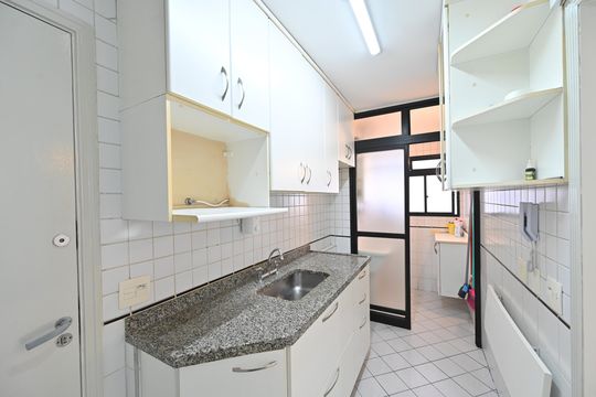 Cozinha de apartamento para alugar com 2 quartos, 65m² em Chácara Inglesa, São Paulo