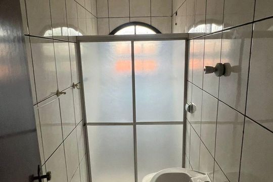 Banheiro de casa à venda com 4 quartos, 250m² em Jardim Helena, São Paulo