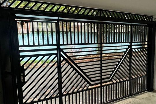 Garagem de casa à venda com 4 quartos, 250m² em Jardim Helena, São Paulo