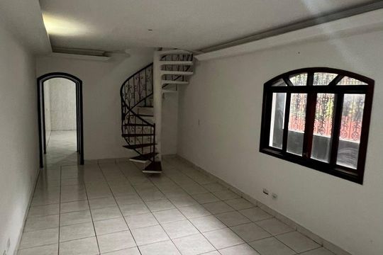 Casa à venda com 4 quartos, 250m² em Jardim Helena, São Paulo