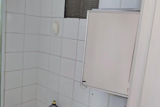 Banheiro de apartamento à venda com 2 quartos, 50m² em Vila Amélia, São Paulo