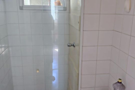Banheiro de apartamento à venda com 2 quartos, 50m² em Vila Amélia, São Paulo