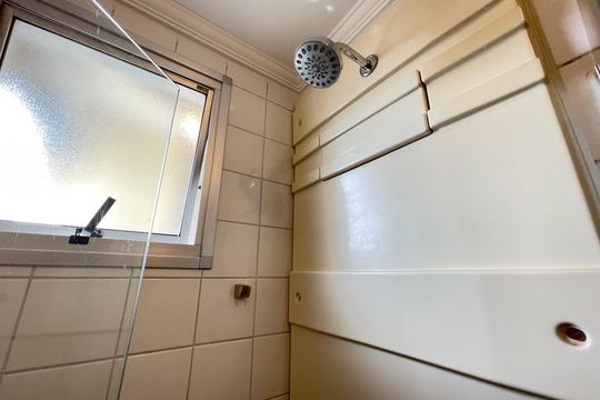 Banheiro de apartamento para alugar com 2 quartos, 52m² em Vila Gomes, São Paulo
