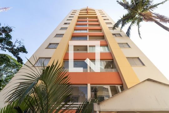 Fachada do bloco de apartamento para alugar com 2 quartos, 52m² em Vila Gomes, São Paulo