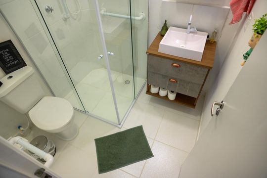 Banheiro de kitnet/studio para alugar com 1 quarto, 48m² em Vila Gumercindo, São Paulo