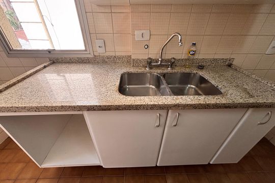 Cozinha de apartamento para alugar com 2 quartos, 77m² em Vila Nova Conceição, São Paulo