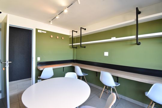 Área comum - Coworking de kitnet/studio para alugar com 1 quarto, 27m² em Tarumã, Pinhais
