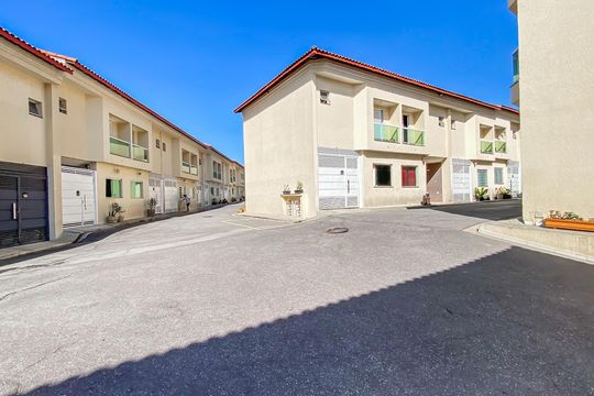 Área comum de casa de condomínio à venda com 3 quartos, 93m² em Jardim Danfer, São Paulo