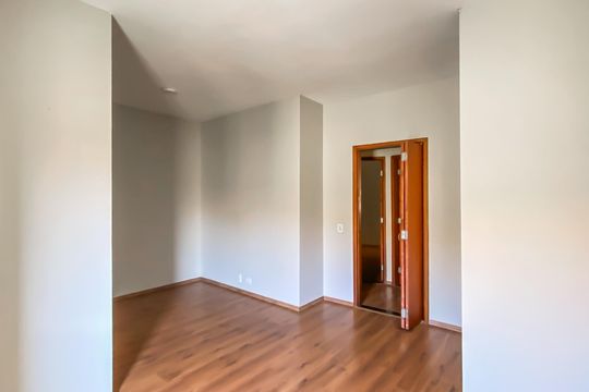 Suíte de casa de condomínio à venda com 3 quartos, 93m² em Jardim Danfer, São Paulo