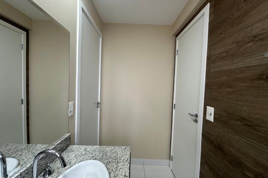 Banheiro da Suíte 1 e 2 de apartamento à venda com 3 quartos, 109m² em Centro Comercial Jubran, Barueri
