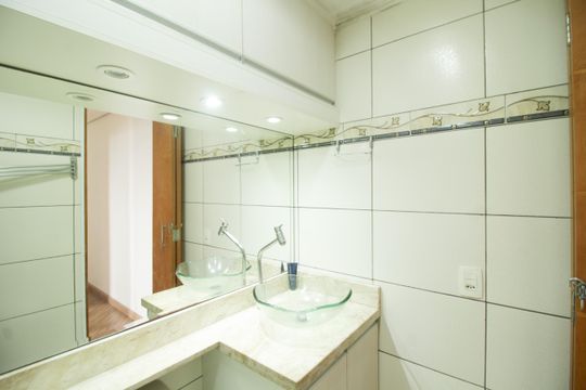 Banheiro de apartamento para alugar com 2 quartos, 50m² em Jardim Iris, São Paulo