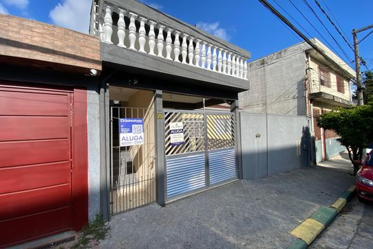 Fachada de casa para alugar com 1 quarto, 60m² em Jardim São Jorge, São Paulo