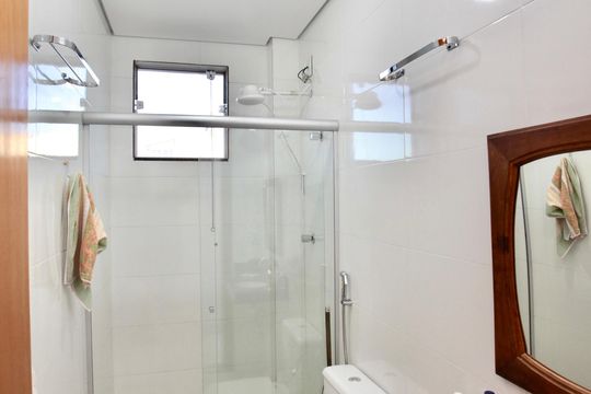 Banheiro Social de apartamento à venda com 2 quartos, 90m² em Eldorado, Contagem