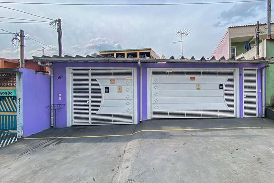 Fachada de casa à venda com 5 quartos, 198m² em Parque Cisper, São Paulo