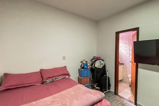 Quadro da casa 3 de casa à venda com 5 quartos, 198m² em Parque Cisper, São Paulo