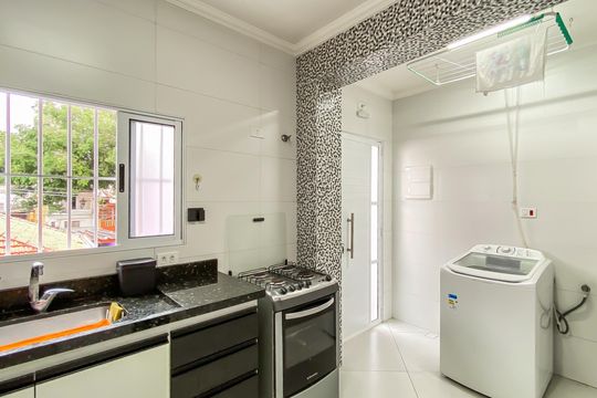 Cozinha da casa 4 de casa à venda com 5 quartos, 198m² em Parque Cisper, São Paulo