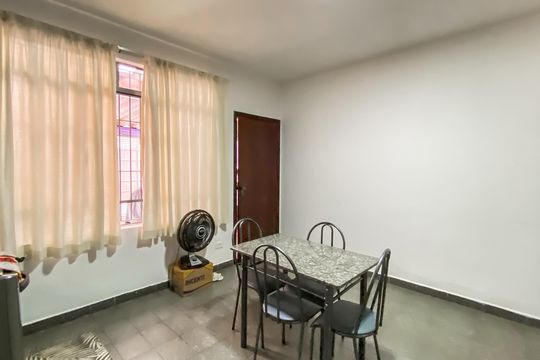 Cozinha da casa 3 de casa à venda com 5 quartos, 198m² em Parque Cisper, São Paulo
