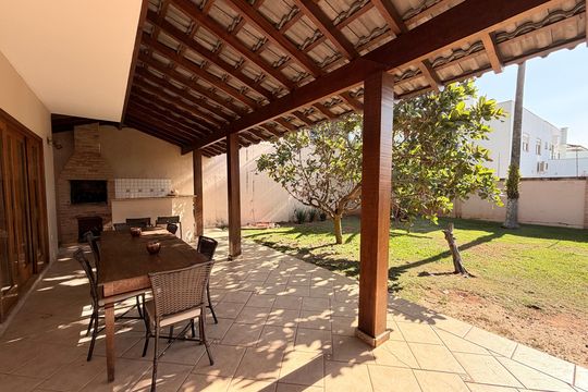 Quintal com área gourmet de casa de condomínio à venda com 3 quartos, 360m² em Chácara Malota, Jundiaí