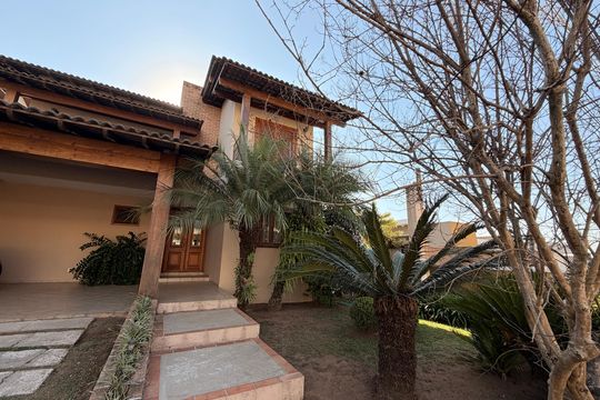 Fachada de casa de condomínio à venda com 3 quartos, 360m² em Chácara Malota, Jundiaí