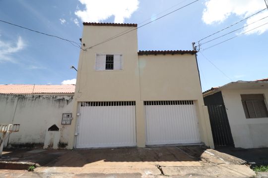 Fachada de casa para alugar com 4 quartos, 280m² em Marta Helena, Uberlândia