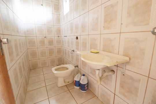 Banheiro 1 de casa para alugar com 4 quartos, 280m² em Marta Helena, Uberlândia