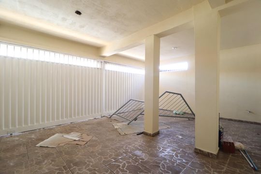 Garagem de casa para alugar com 4 quartos, 280m² em Marta Helena, Uberlândia