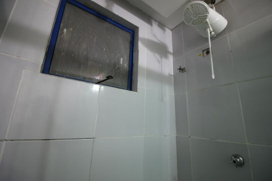 Banheiro de apartamento para alugar com 2 quartos, 58m² em Jacarepaguá, Rio de Janeiro