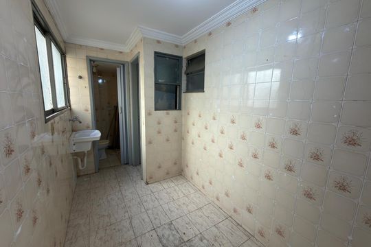 Cozinha/Área de serviço de apartamento à venda com 3 quartos, 69m² em Cnb 8, Brasília
